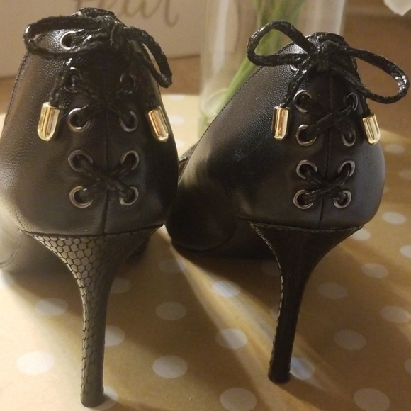 Levity black snakeskin and leather pump - Picture 7 of 7